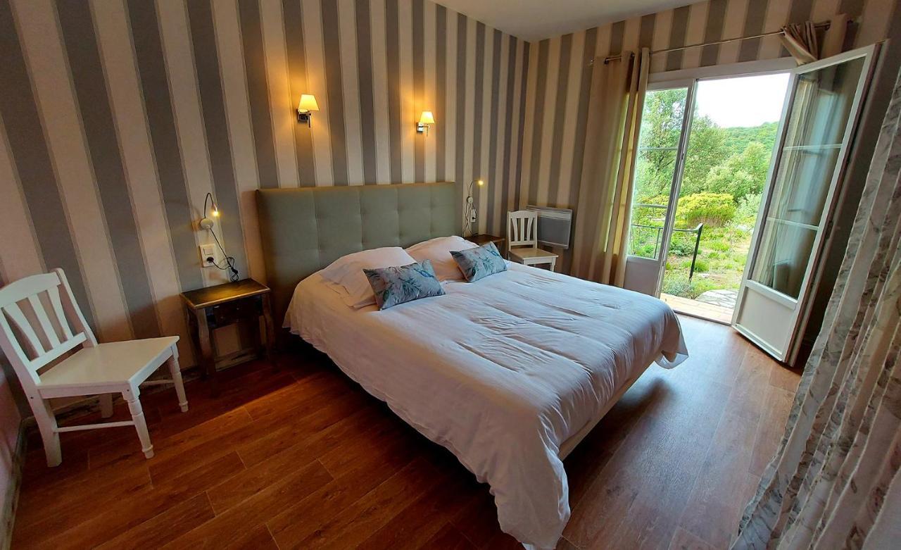 Hotel Les Hauts De Moureze Luaran gambar