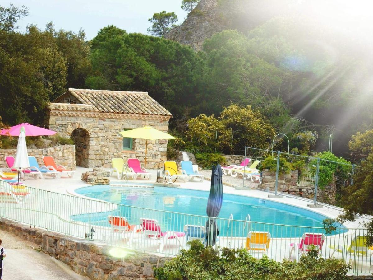 Hotel Les Hauts De Moureze Luaran gambar