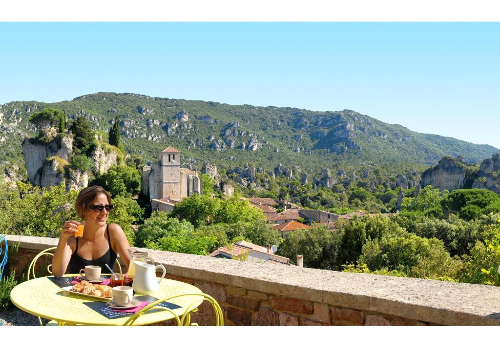 Hotel Les Hauts De Moureze Luaran gambar